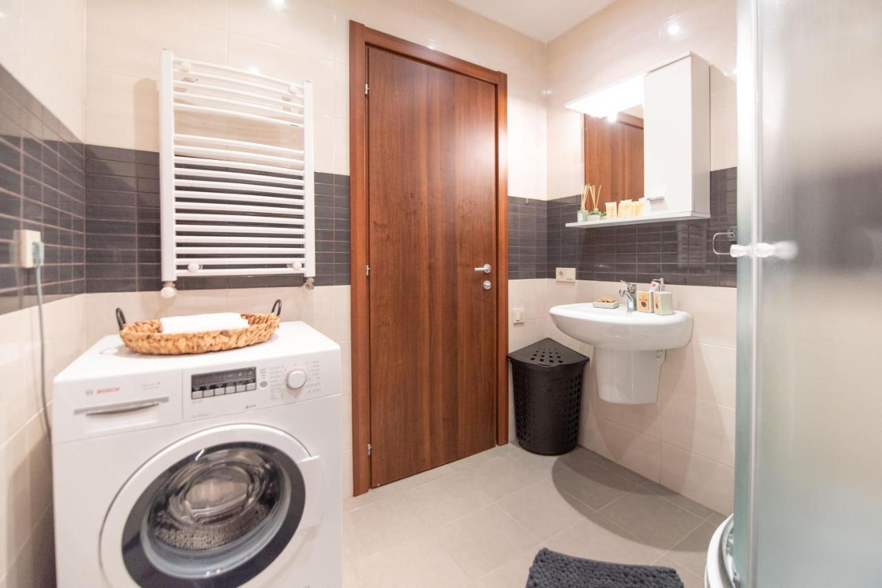 Gg Home - Cozy 2-Bedroom Apartment On Givi Kartozia Тбілісі Екстер'єр фото