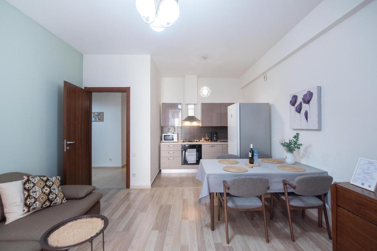 Gg Home - Cozy 2-Bedroom Apartment On Givi Kartozia Тбілісі Екстер'єр фото